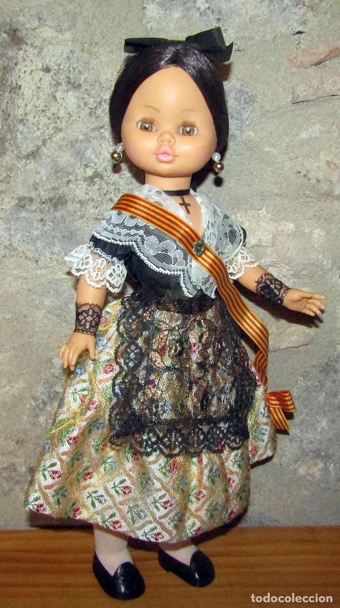 Mu&ntilde;ecas espa&ntilde;olas modernas: ANTIGUA MU&Ntilde;ECA CAROLINA DE BEYMOL - NUEVA Y EN PERFECTO ESTADO - A&Ntilde;OS 70/80 - MODELO REGIONAL