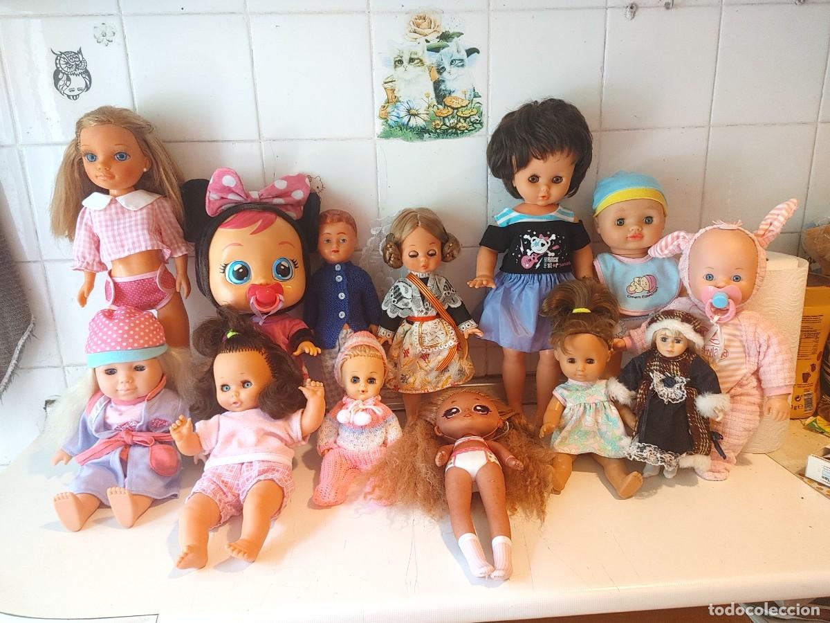 Mu&ntilde;ecas espa&ntilde;olas modernas: lote de 13 mu&ntilde;ecas variadas