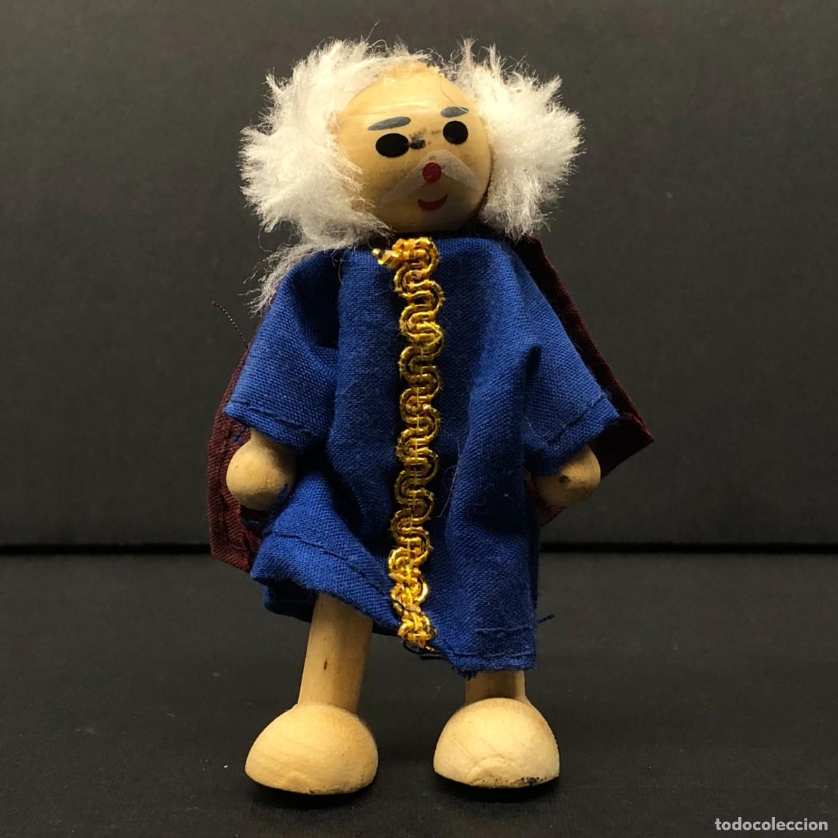 Mu&ntilde;ecas espa&ntilde;olas modernas: FIGURA DE MADERA ARTICULADA - MAGO/REY SABIO - GOKI - 8,5 X 4,5 CM / 612