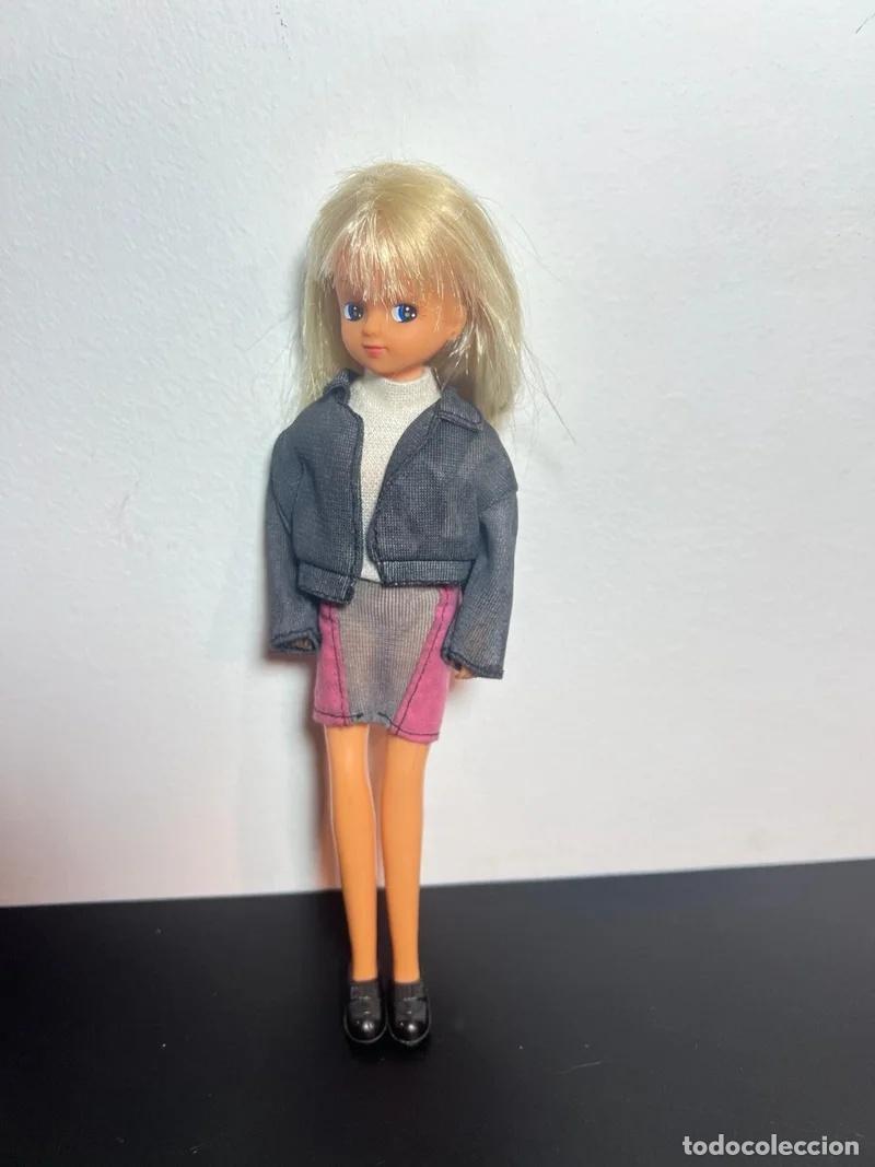 Mu&ntilde;ecas espa&ntilde;olas modernas: Mu&ntilde;eca antigua Chabel de Feber, a&ntilde;os 90