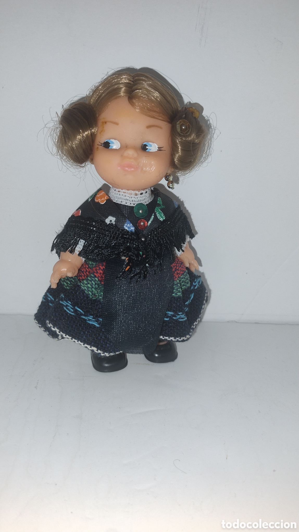 Mu&ntilde;ecas espa&ntilde;olas modernas: Mu&ntilde;eca regional peque&ntilde;a