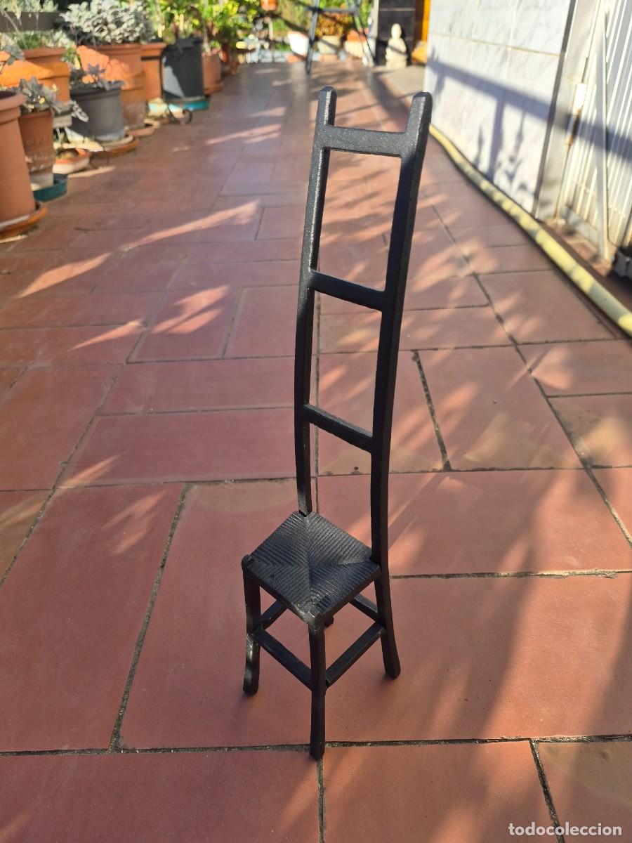 Mu&ntilde;ecas espa&ntilde;olas modernas: Silla de hierro para exponer mu&ntilde;eca 38cm alto