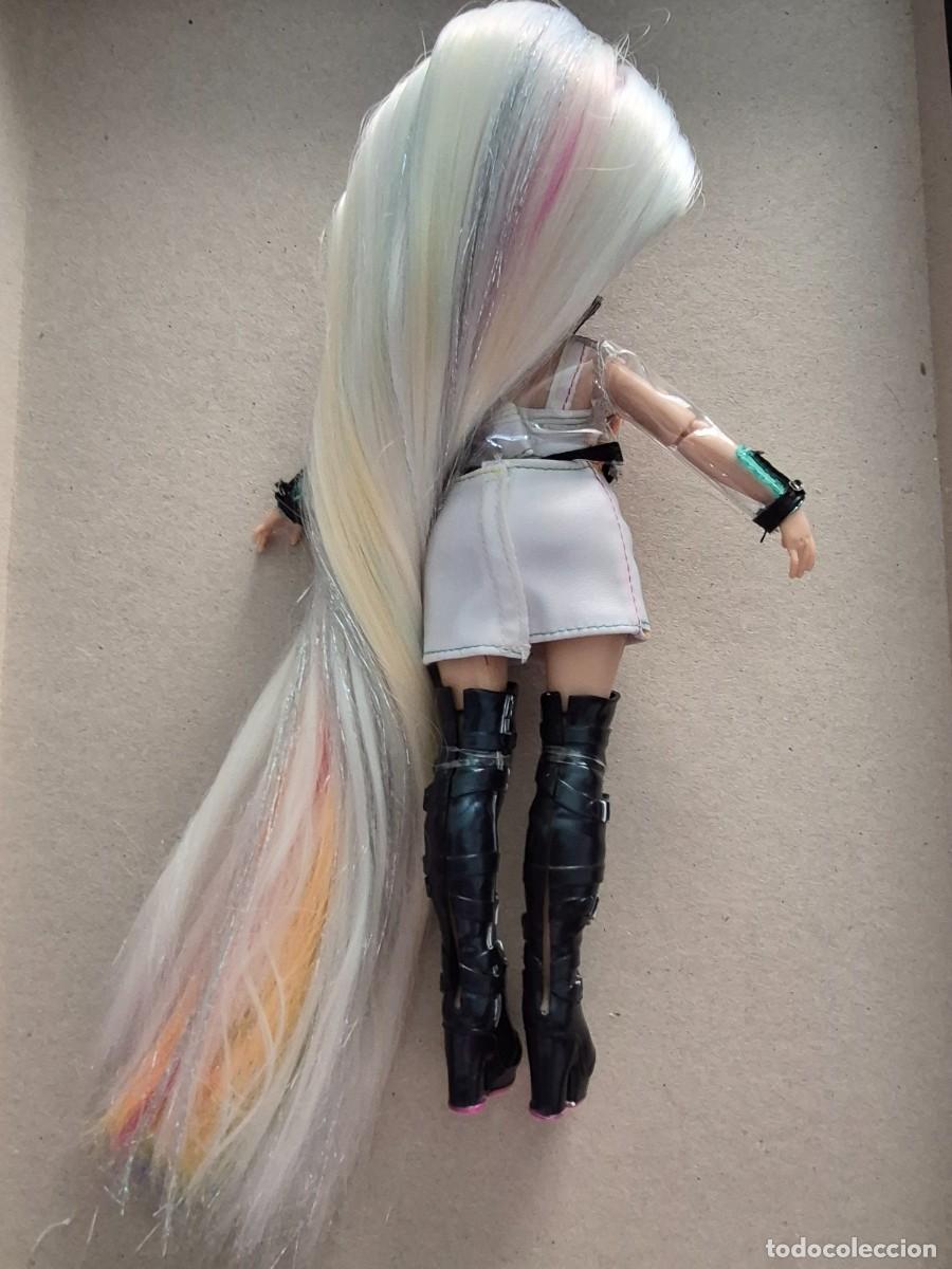 Mu&ntilde;ecas espa&ntilde;olas modernas: Mu&ntilde;eca rainbow high amaya raine - Foto 3