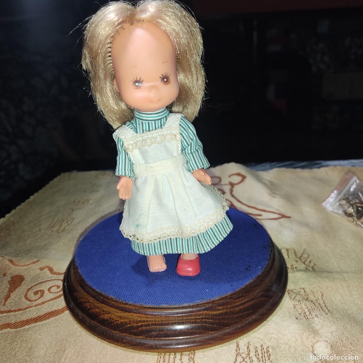 Mu&ntilde;ecas espa&ntilde;olas modernas: Mu&ntilde;eca Laura de las Monta&ntilde;as de Toyse.A&ntilde;os 70