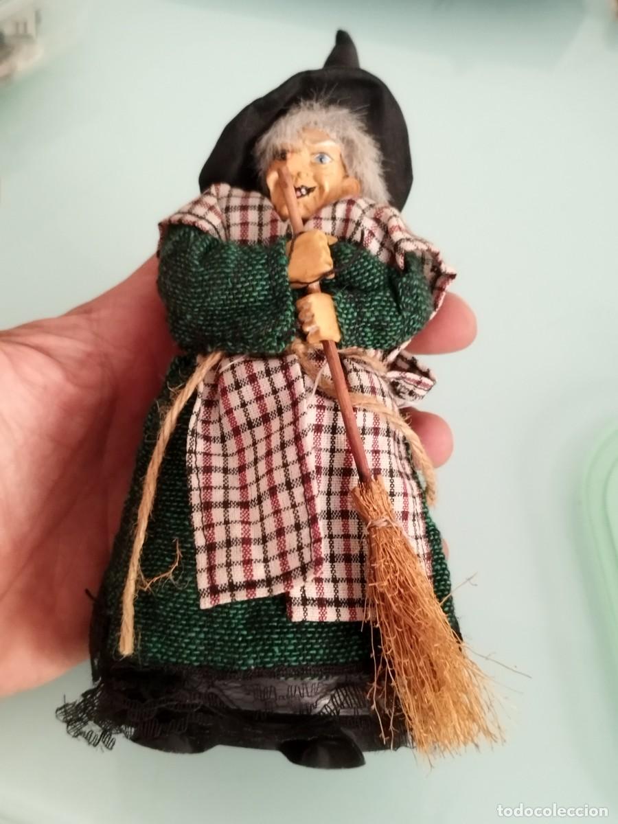 Mu&ntilde;ecas espa&ntilde;olas modernas: Mu&ntilde;eca decorativa de bruja tradicional, o como bruja de la suerte o de cocina.