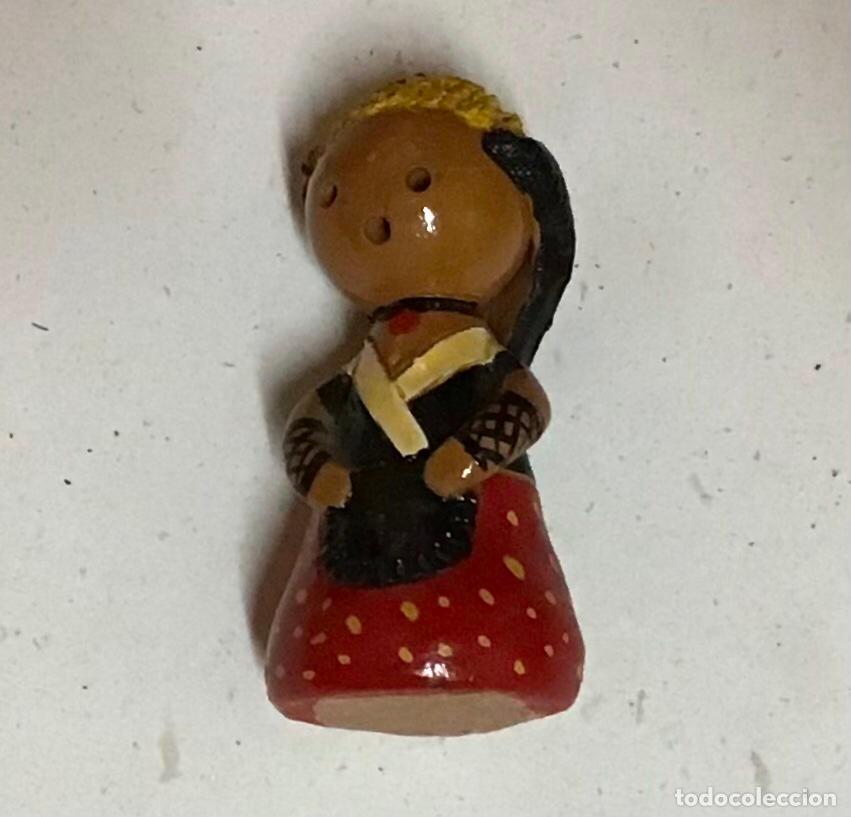 Mu&ntilde;ecas espa&ntilde;olas modernas: CATALANA, PEQUE&Ntilde;A FIGURA DE TERRACOTA
