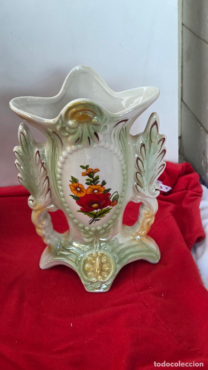 Mu&ntilde;ecas espa&ntilde;olas modernas: jarron de porcelana firmada