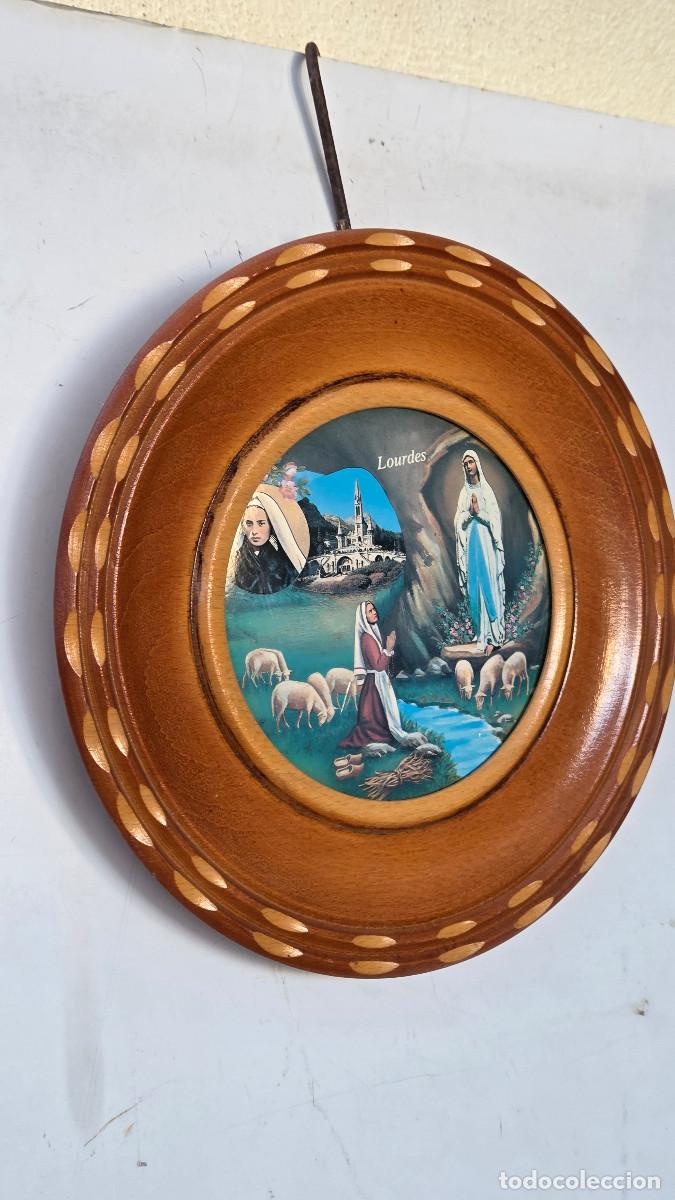 Mu&ntilde;ecas espa&ntilde;olas modernas: plato de madera de virgen