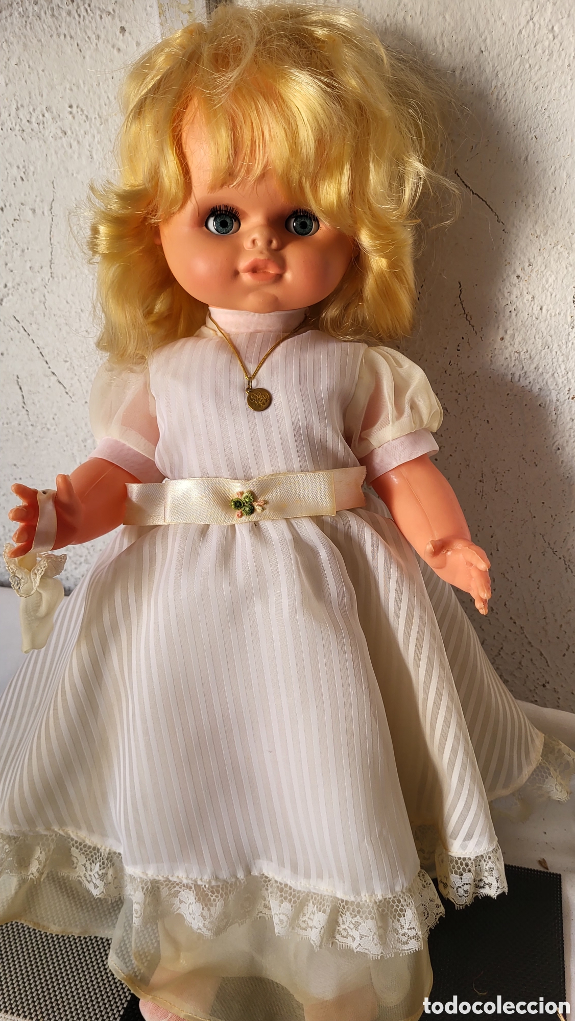 Mu&ntilde;ecas espa&ntilde;olas modernas: Mu&ntilde;eca antigua Comuni&oacute;n - Foto 1
