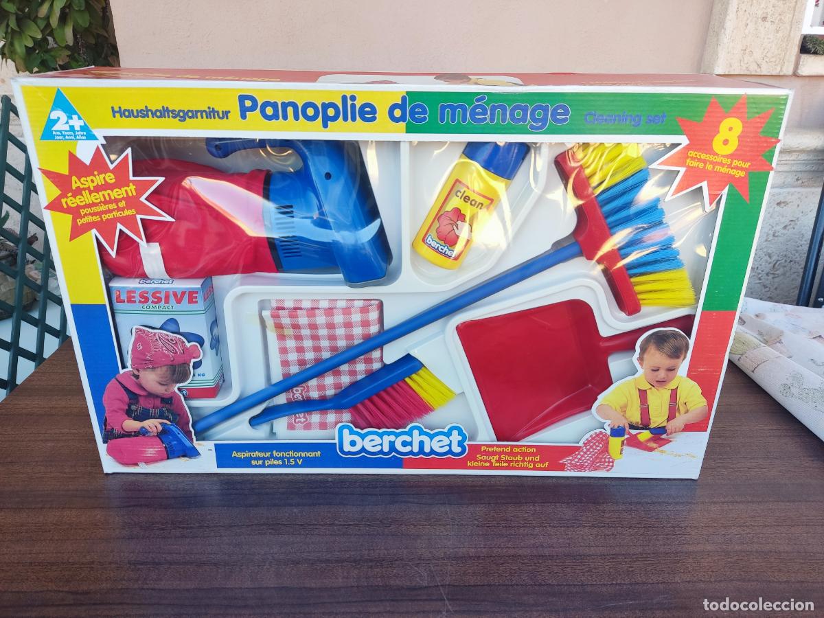 Moderne spanische Puppen: Juego de limpieza con aspirador que funciona, cepillo, para lavar, etc.