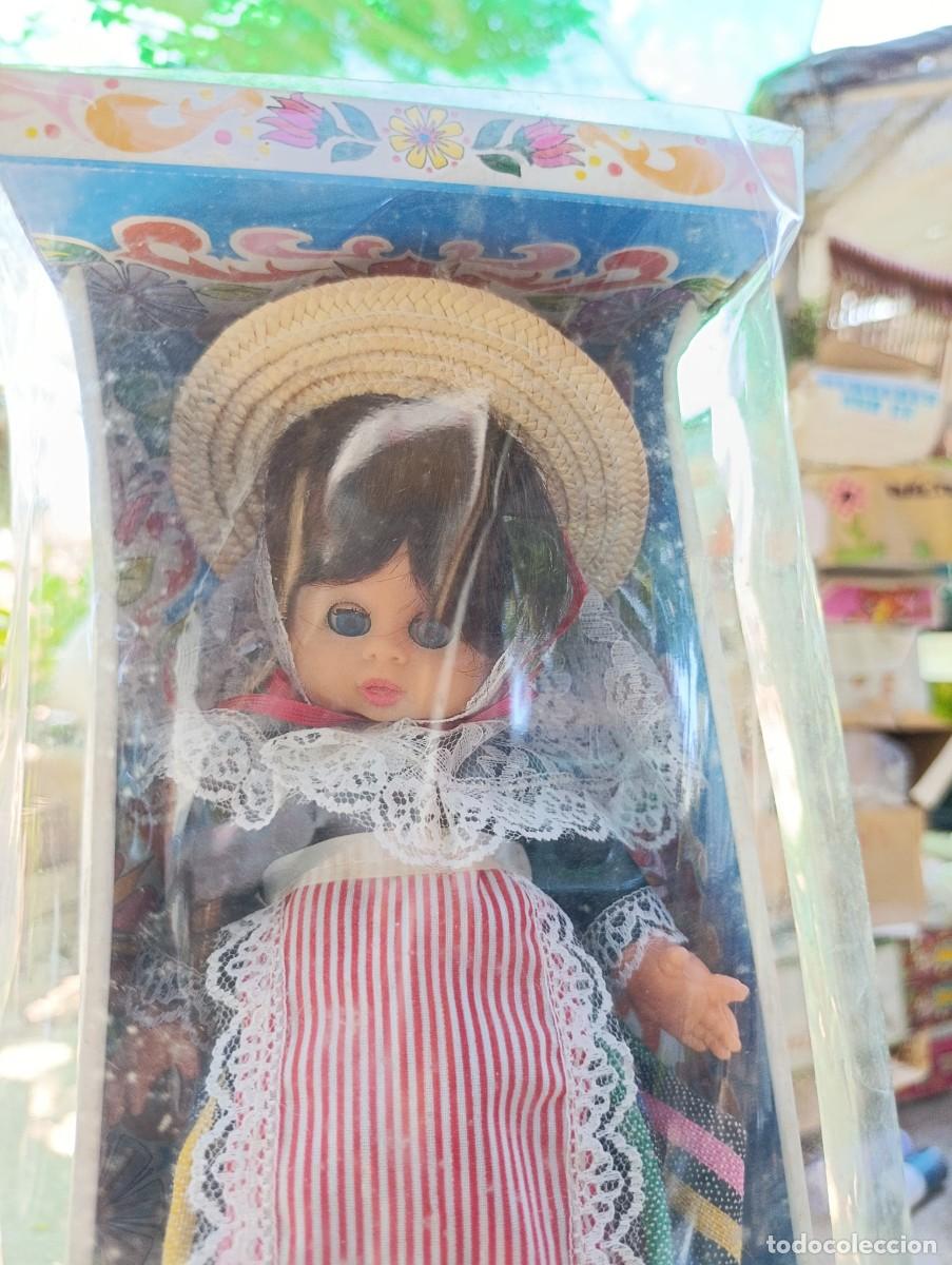 Mu&ntilde;ecas espa&ntilde;olas modernas: mu&ntilde;eca pss a&ntilde;os 70 vestida traje t&iacute;pico canario nueva en caja sin uso de almac&eacute;n necesita aseo