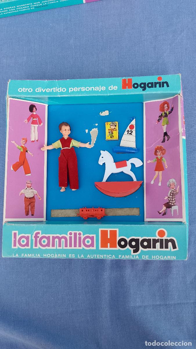 Mu&ntilde;ecas espa&ntilde;olas modernas: Antiguo mu&ntilde;eco Hijo ni&ntilde;o de la Familia Hogar&iacute;n con caja y accesorios, de Modisa