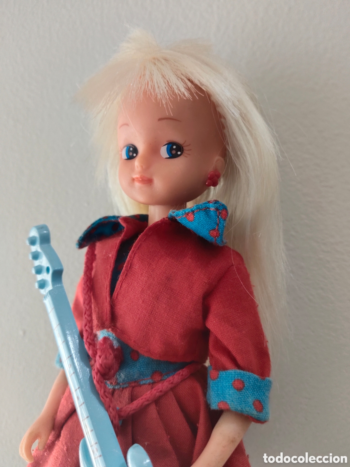 Mu&ntilde;ecas espa&ntilde;olas modernas: MU&Ntilde;ECA CHABEL YEYE CON GUITARRA - Foto 3