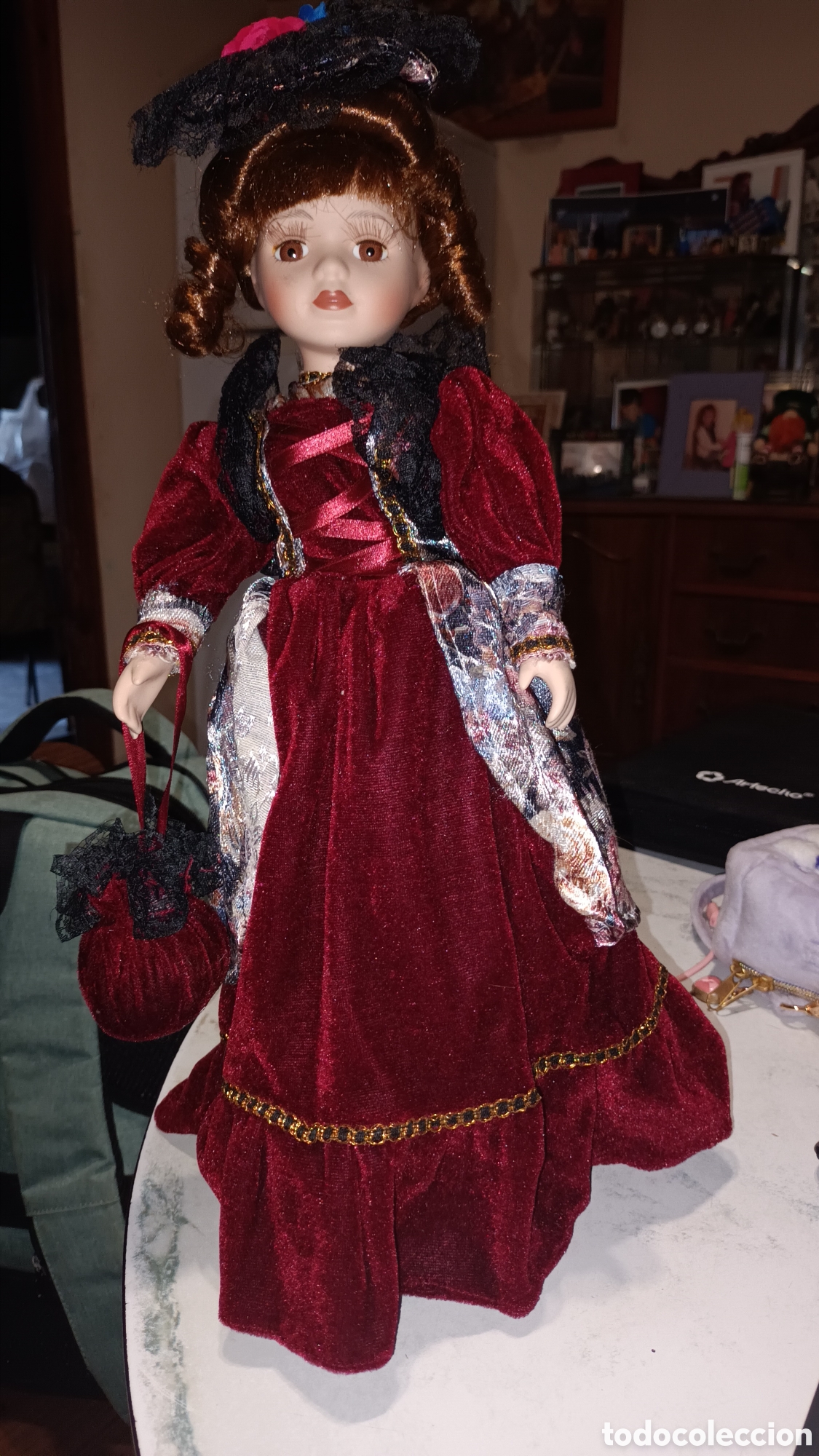 Mu&ntilde;ecas espa&ntilde;olas modernas: Mu&ntilde;eca de porcelana moderna