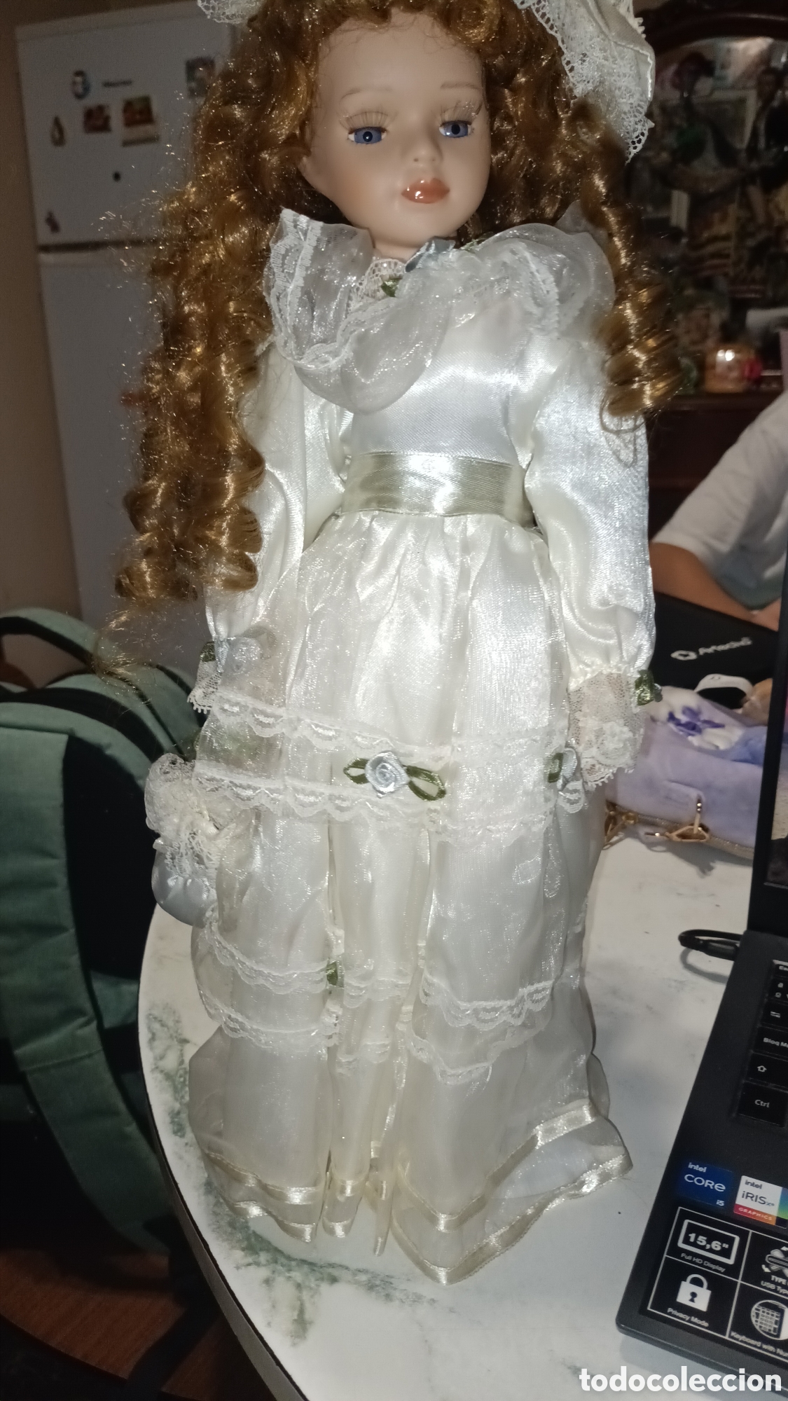 Mu&ntilde;ecas espa&ntilde;olas modernas: Mu&ntilde;eca de porcelana moderna