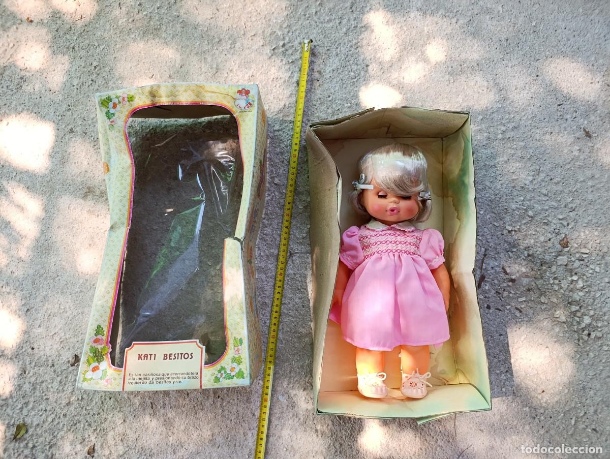 Mu&ntilde;ecas espa&ntilde;olas modernas: rara kati besitos de toyse nueva en caja sin uso de almac&eacute;n necesita aseo embalaje mal estado mira