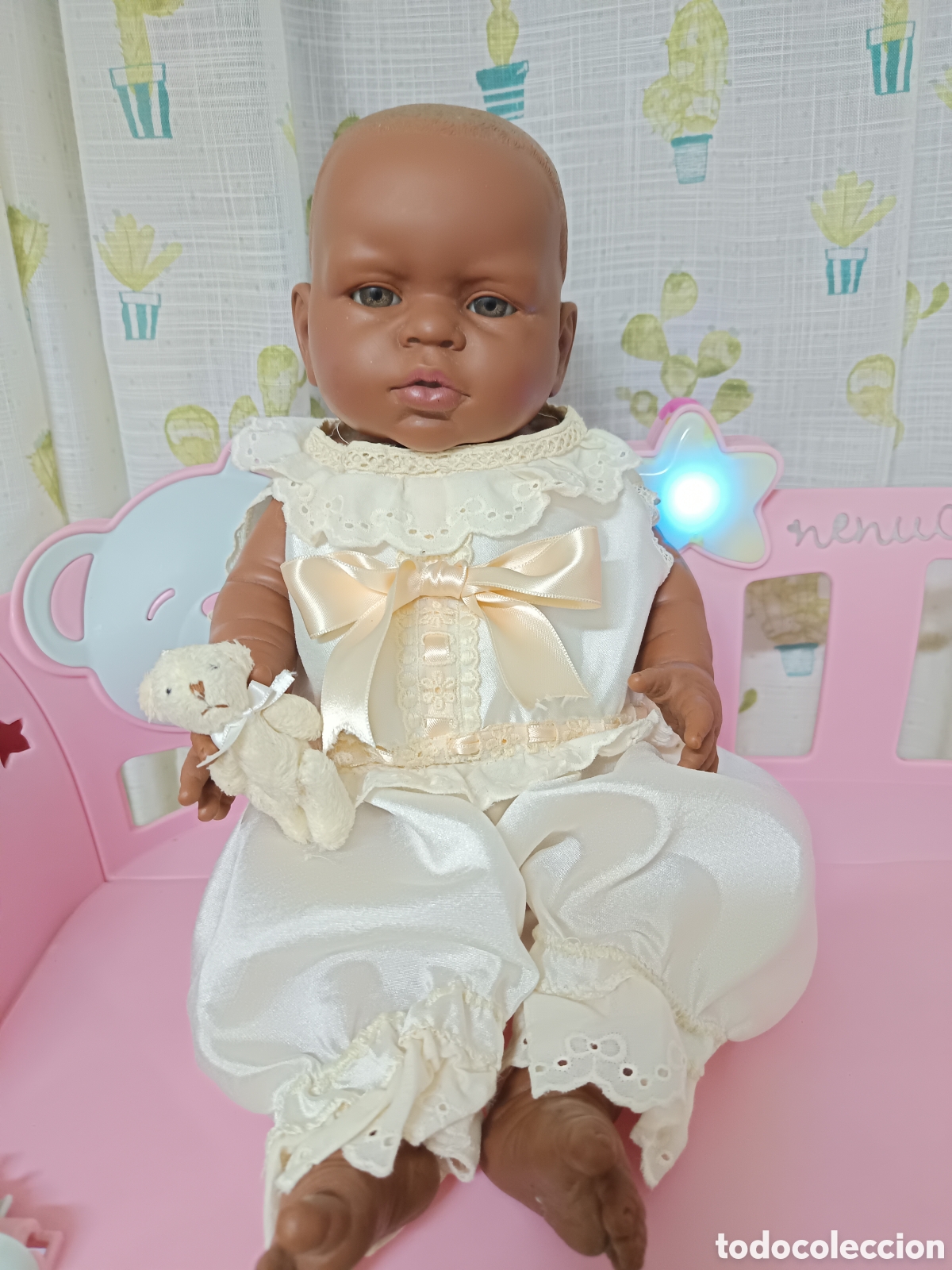 Mu&ntilde;ecas espa&ntilde;olas modernas: Precioso Mu&ntilde;eco Beb&eacute; reci&eacute;n nacido negro Berenguer