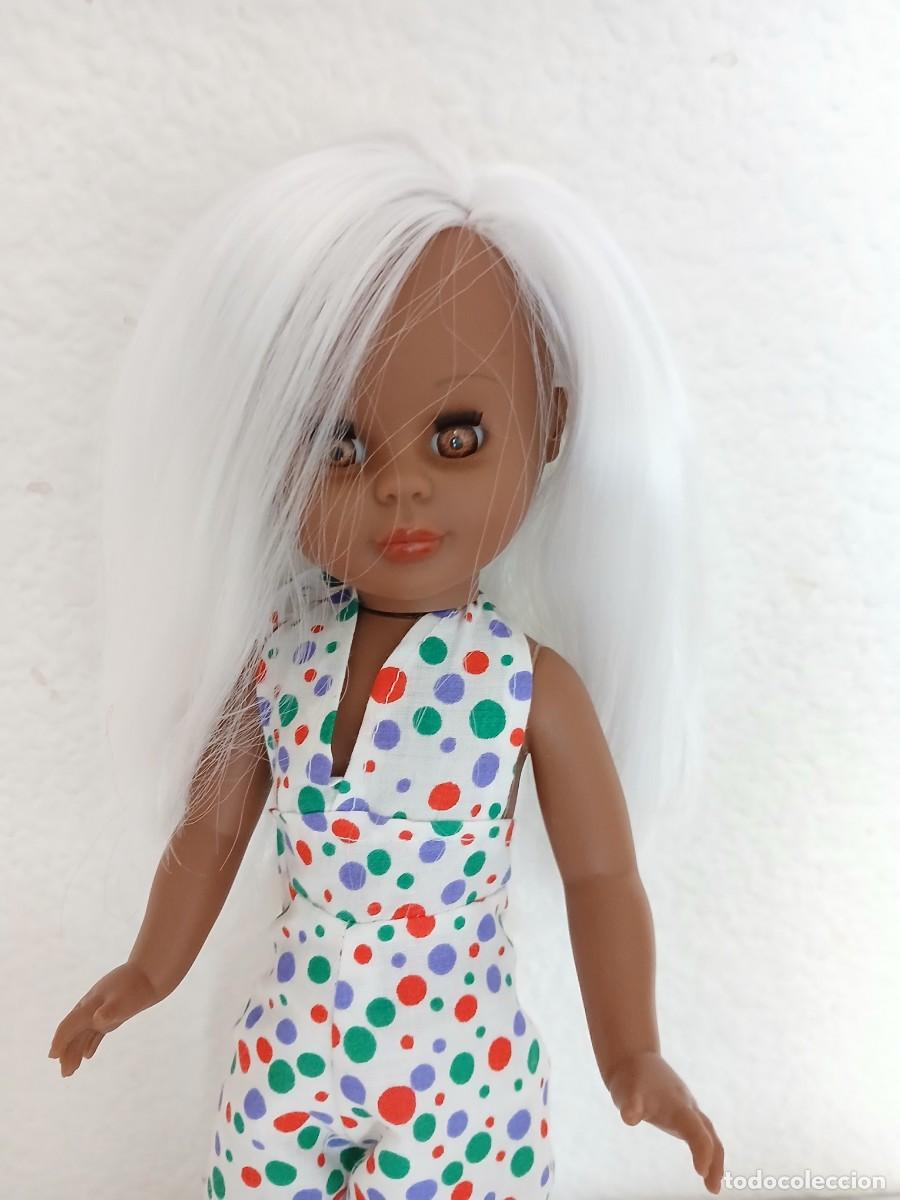 Mu&ntilde;ecas espa&ntilde;olas modernas: Mu&ntilde;eca kika pelo blanco