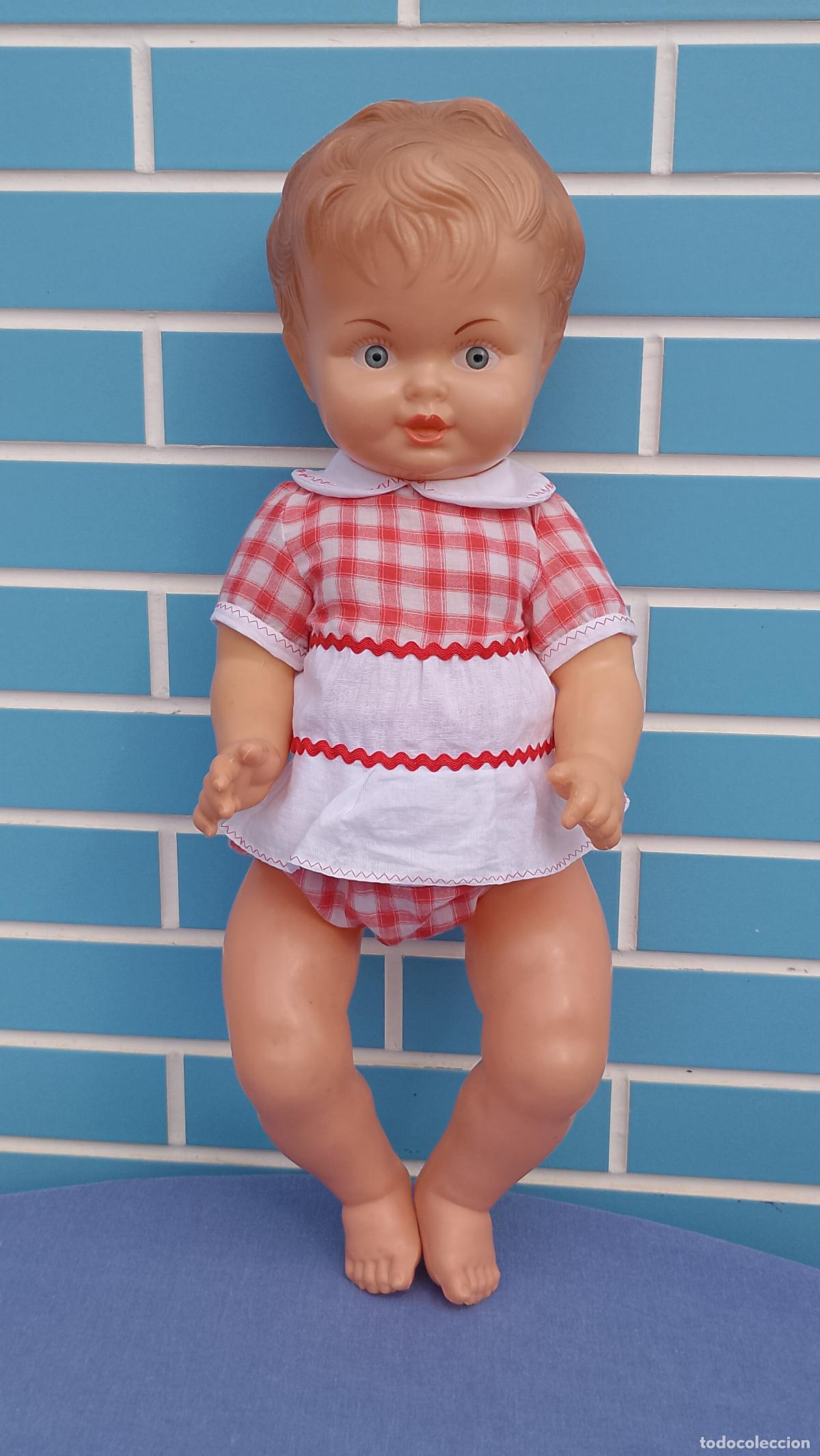 Mu&ntilde;ecas espa&ntilde;olas modernas: Antigua mu&ntilde;eca Pepona de pl&aacute;stico de Guillem y Vicedo de 54 cm, pelo moldeado