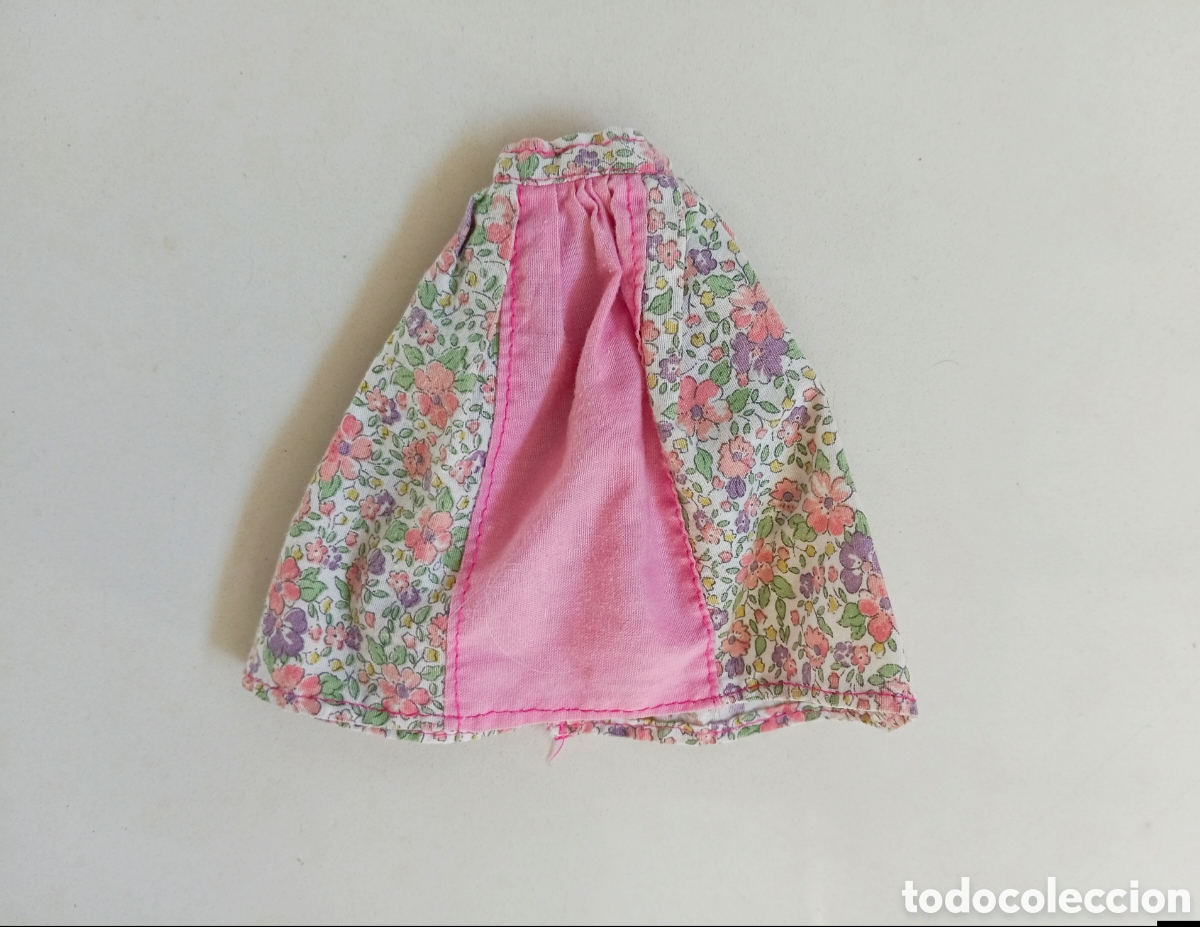 Mu&ntilde;ecas espa&ntilde;olas modernas: Chabel Cenicienta falda rosa con estampado de flores Feber