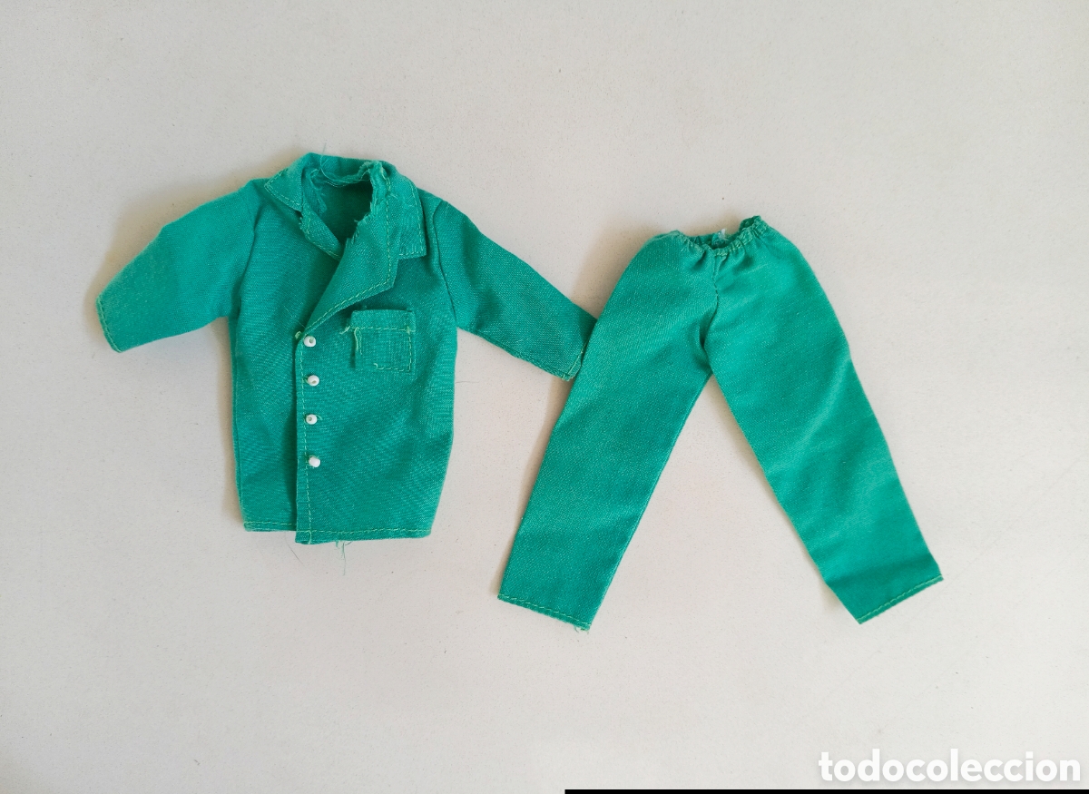 Mu&ntilde;ecas espa&ntilde;olas modernas: Danny Doctor conjunto chaqueta bata y pantal&oacute;n verde Hospital UVI Feber m&eacute;dico enfermero