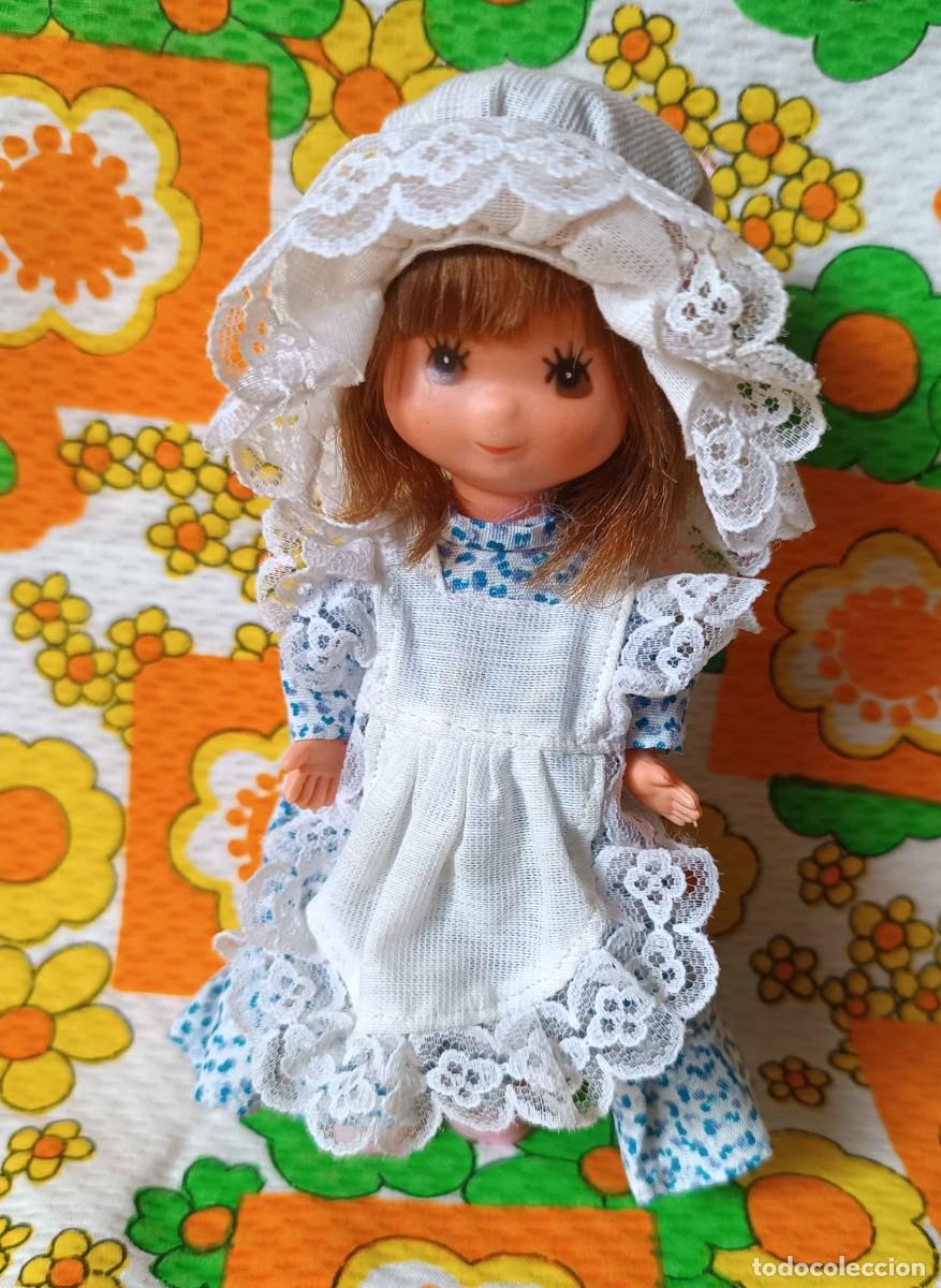 Mu&ntilde;ecas espa&ntilde;olas modernas: Mu&ntilde;eca Laura de las monta&ntilde;as de Toyse 1976 Vestido azul mu&ntilde;eca vintage Completa