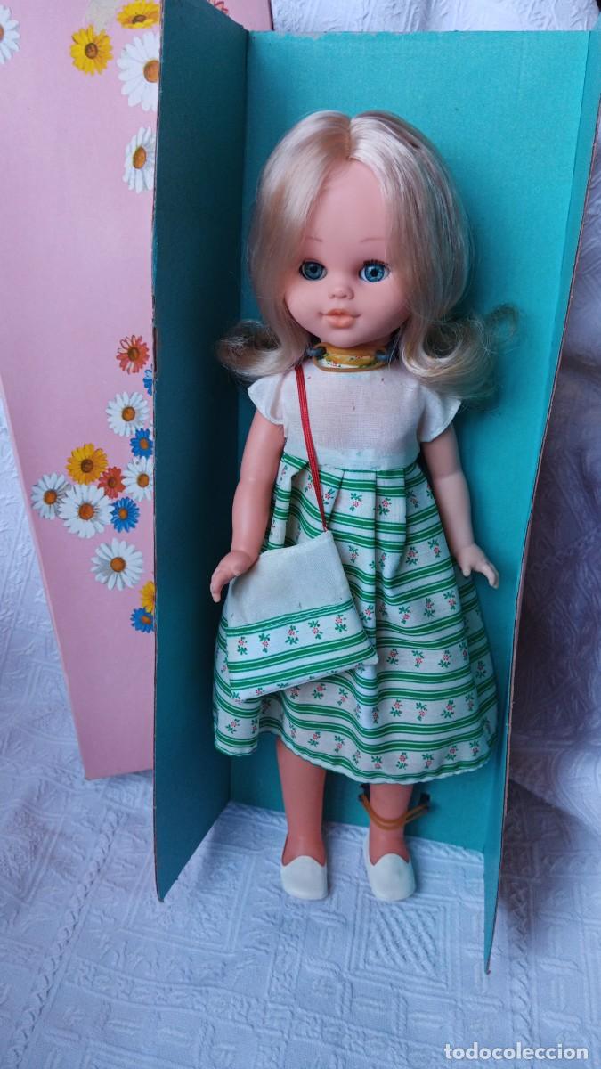 Moderne spanische Puppen: PRECIOSA MU&Ntilde;ECA MANIQUI CAROLINA DE BEYMOL .EN CAJA .A&Ntilde;OS 70. LA NANCY DE BEIMOL. CONJUNTO ORIGINAL.
