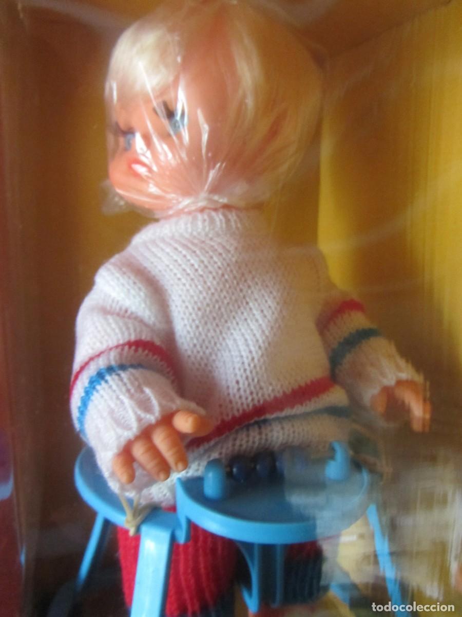 Mu&ntilde;ecas espa&ntilde;olas modernas: MU&Ntilde;ECA TAKARIN. EN SU CAJA. SIN USO.