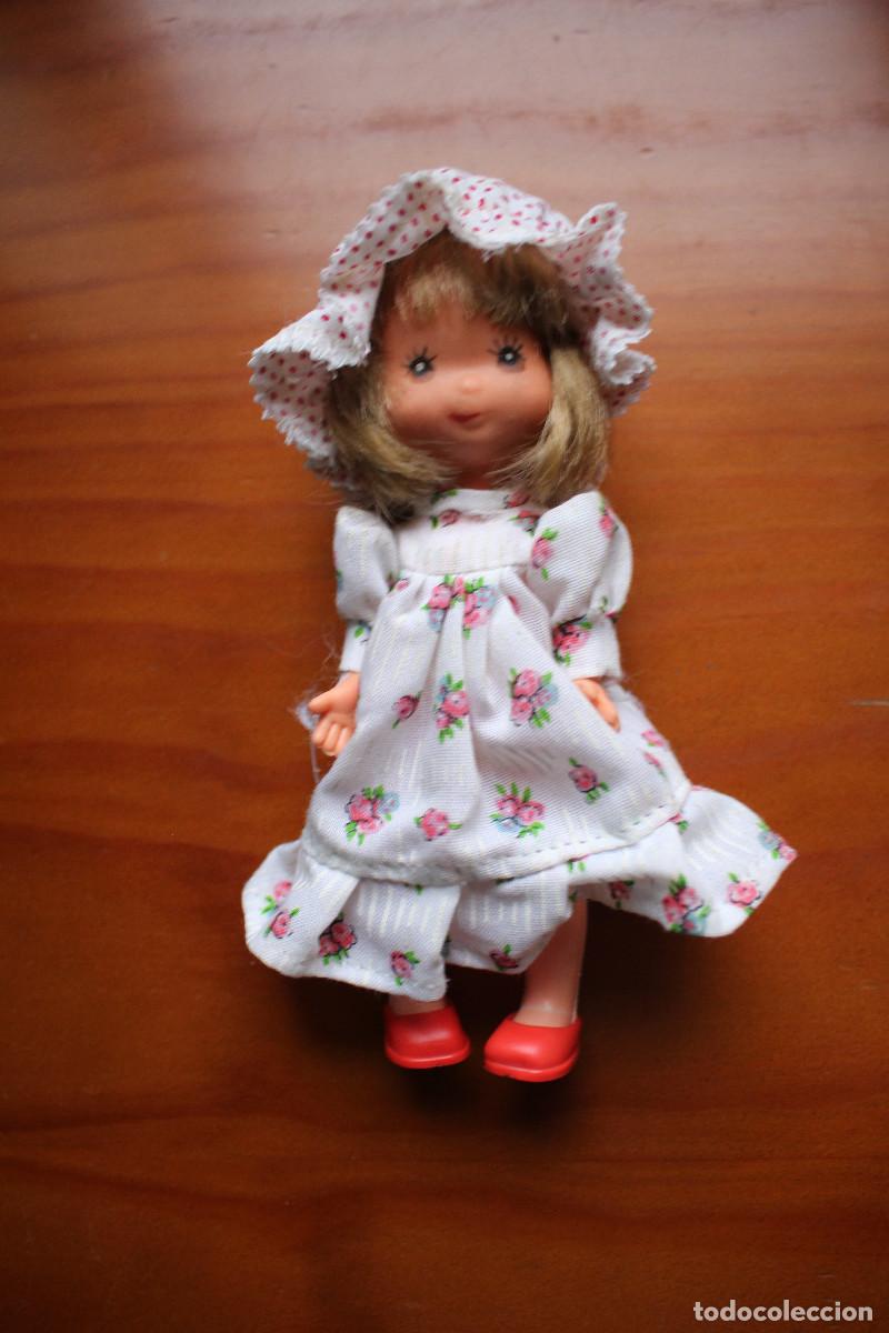 Mu&ntilde;ecas espa&ntilde;olas modernas: Antigua mu&ntilde;eca Laura de las monta&ntilde;as de Toyse.