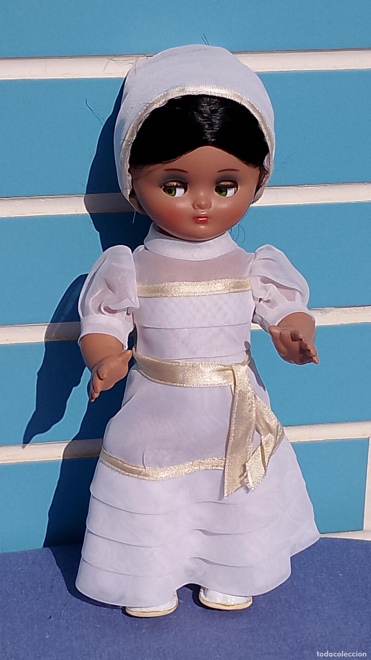 Moderne spanische Puppen: Antigua mu&ntilde;eca Linda Pirula de Mu&ntilde;ecas Alba, vestida de Comuni&oacute;n