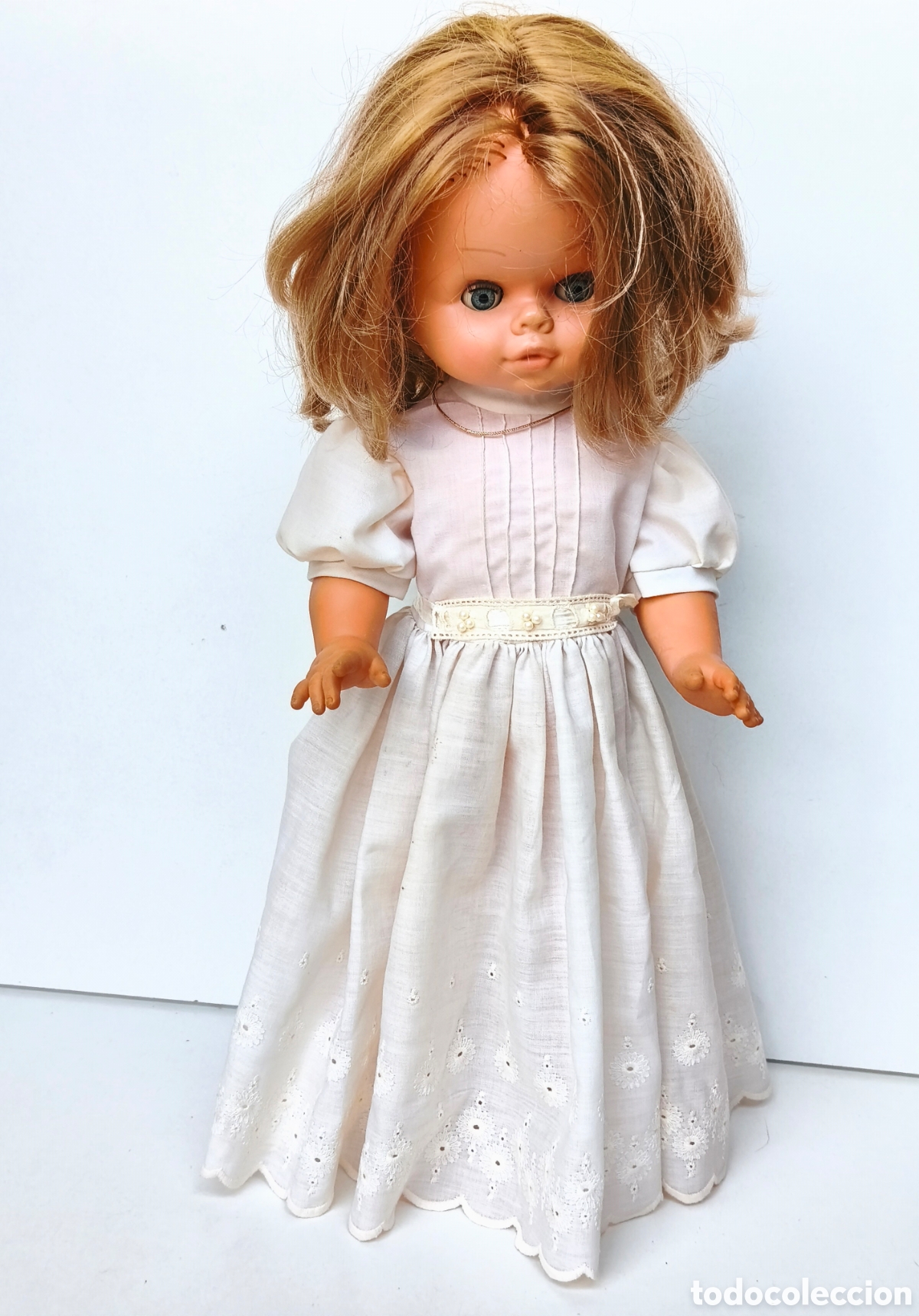 Mu&ntilde;ecas espa&ntilde;olas modernas: ANTIGUA MU&Ntilde;ECA CON VESTIDO DE COMUNION