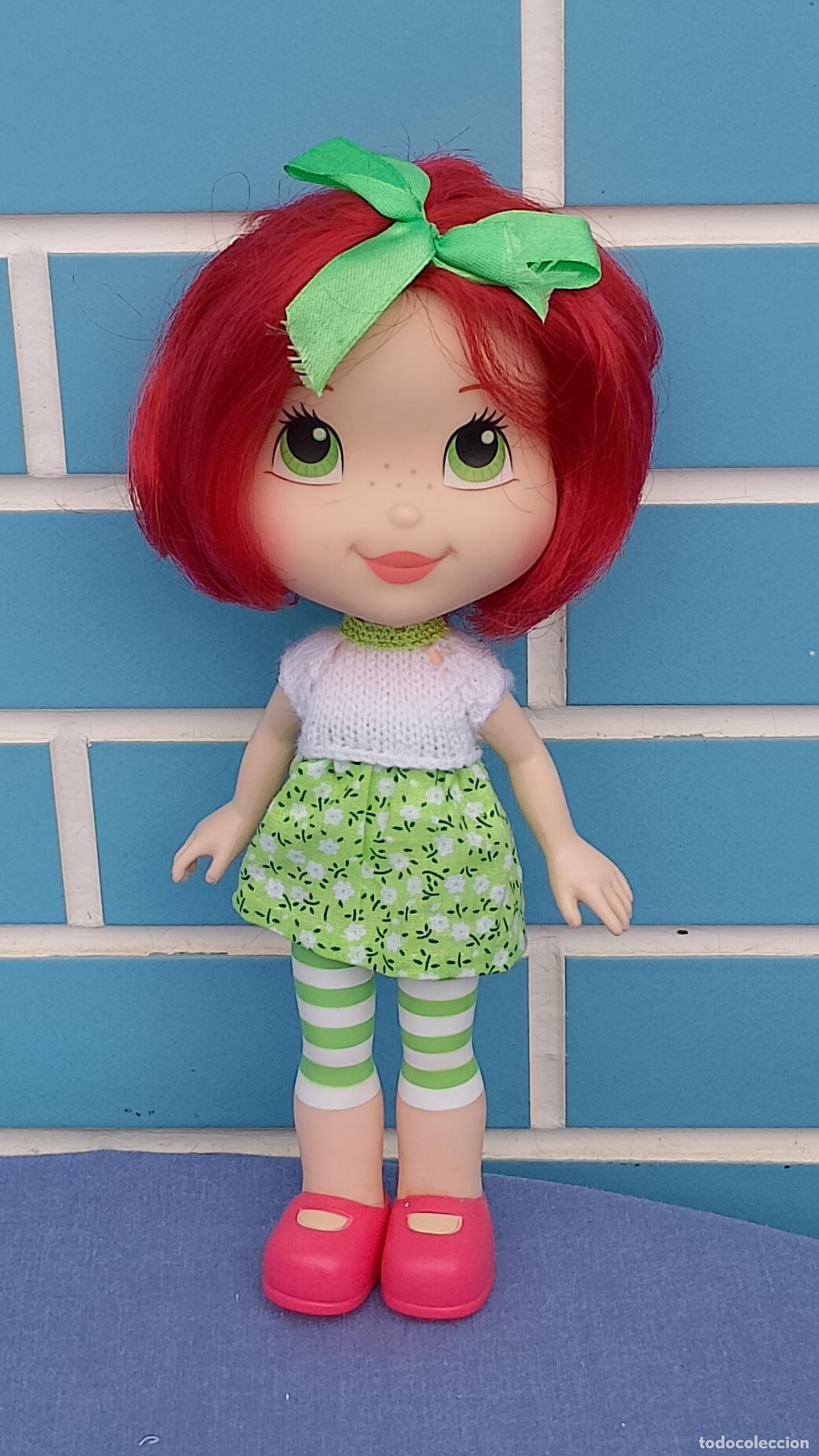 Mu&ntilde;ecas espa&ntilde;olas modernas: Antigua mu&ntilde;eca Tarta de Fresa de Hasbro de 27 cm