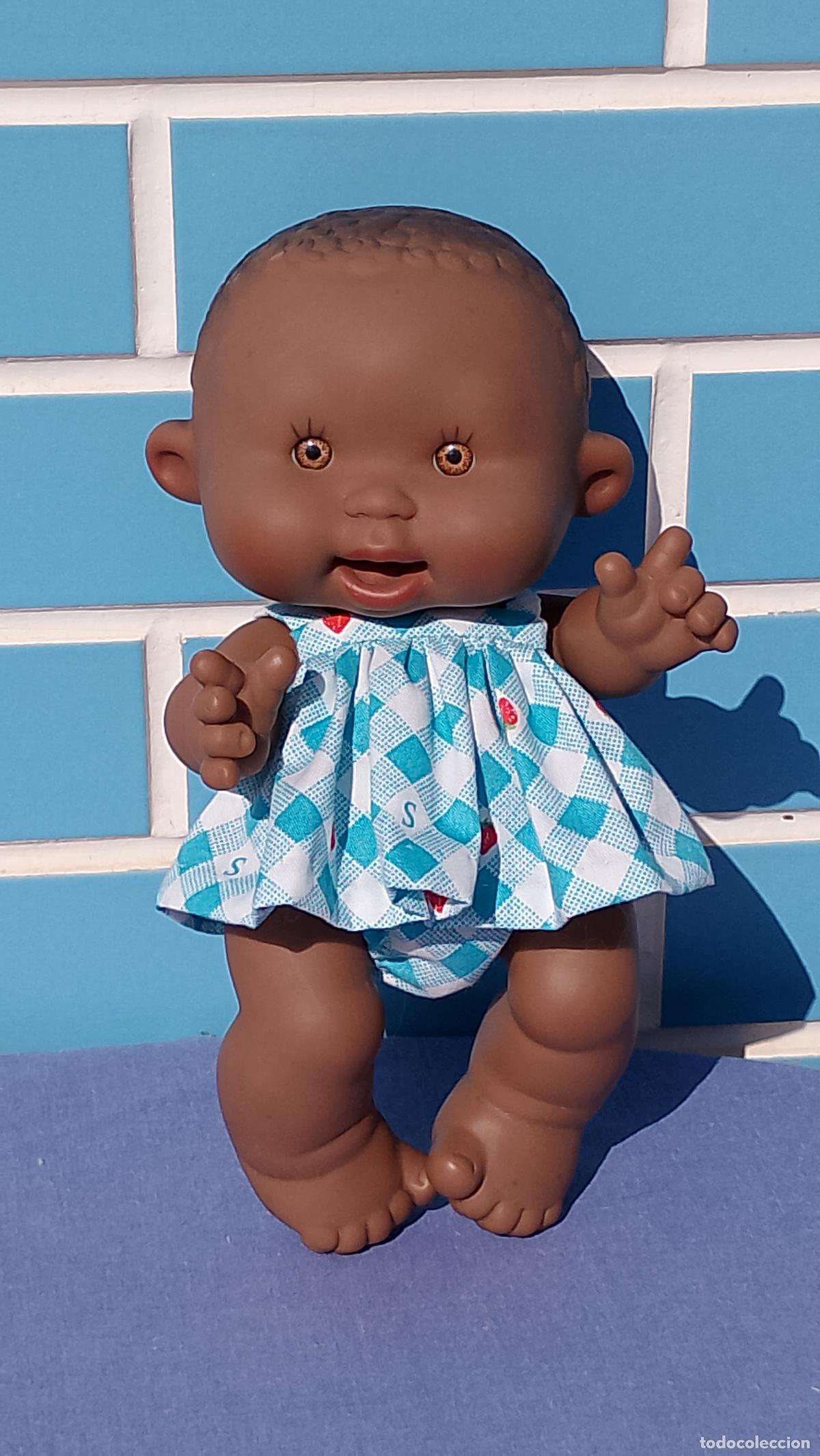 Mu&ntilde;ecas espa&ntilde;olas modernas: Antigua mu&ntilde;eca beb&eacute; Pepote negra de Nines D'Onil de 25 cm