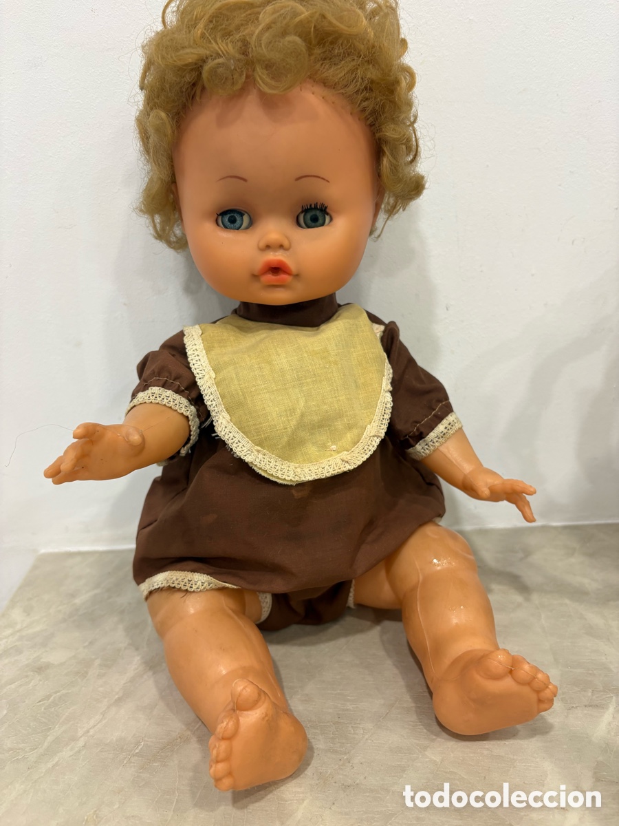 Mu&ntilde;ecas espa&ntilde;olas modernas: Mu&ntilde;eco de EFFE a&ntilde;os 60 cara de vinilo cuerpo de poliestireno, cabello implantado, mide 46 cm