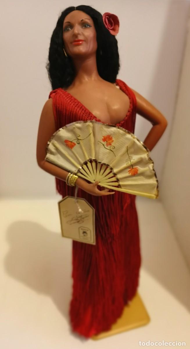 Mu&ntilde;ecas espa&ntilde;olas modernas: Lola Flores - Mu&ntilde;eca de Mar&iacute;n, Chiclana, C&aacute;diz - Vestido rojo - A&ntilde;o 1986