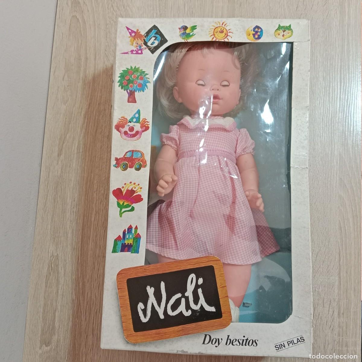 Mu&ntilde;ecas espa&ntilde;olas modernas: MU&Ntilde;ECA NALI, DOY BESITOS, CON SU CAJA ORIGINAL Y ACCESORIOS - BB BERJUSA - A&Ntilde;O 1978.