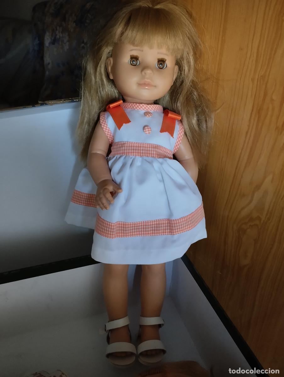 Mu&ntilde;ecas espa&ntilde;olas modernas: mu&ntilde;eca paola reina del 2009 , mide 44cm