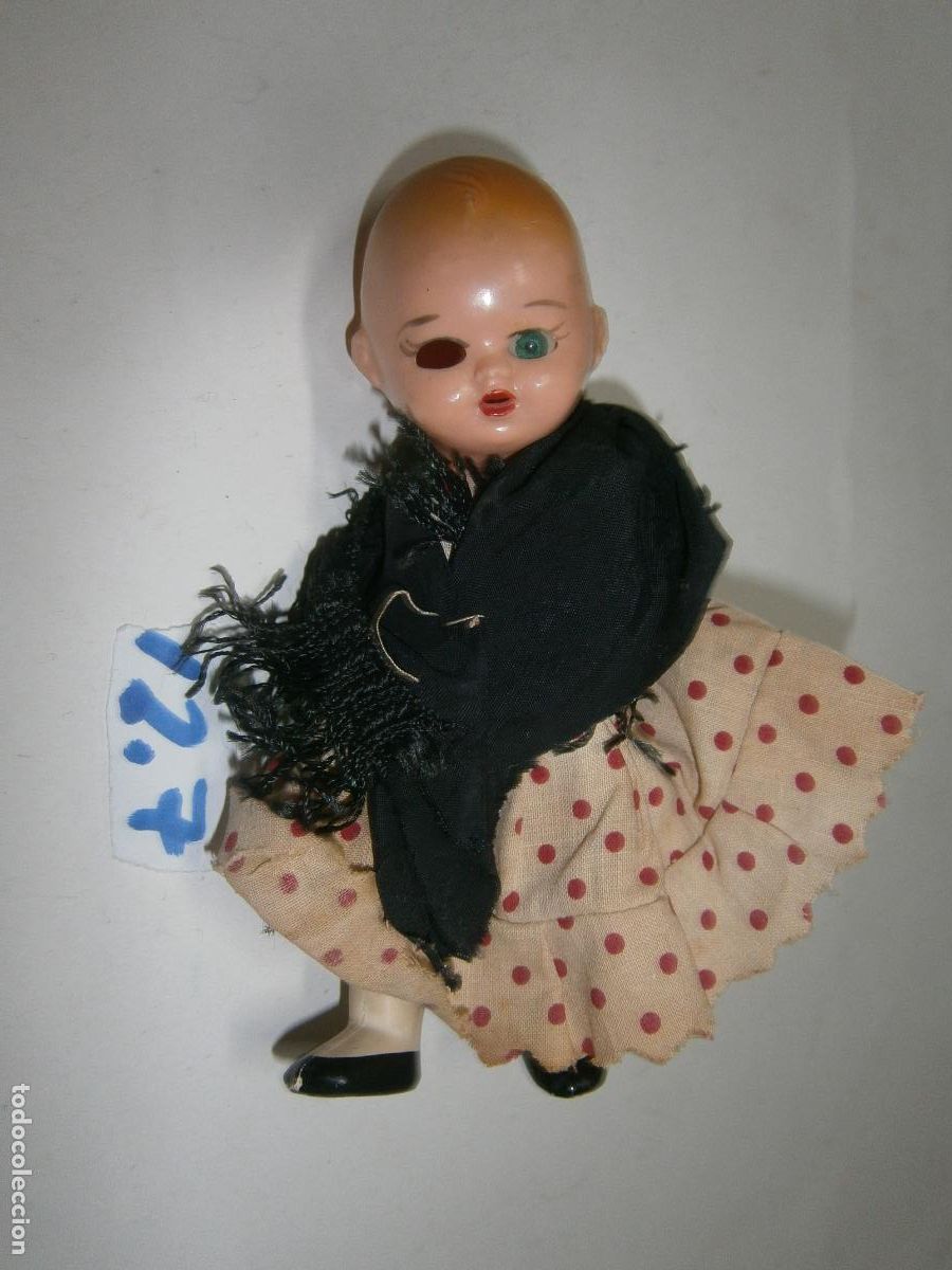 Mu&ntilde;ecas espa&ntilde;olas modernas: ANTIGUA MU&Ntilde;ECA VINTAGE CON ROPITA