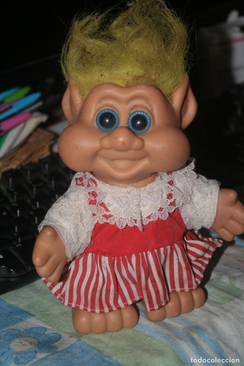 Mu&ntilde;ecas espa&ntilde;olas modernas: mu&ntilde;eco troll mu&ntilde;eca amarillo pelo