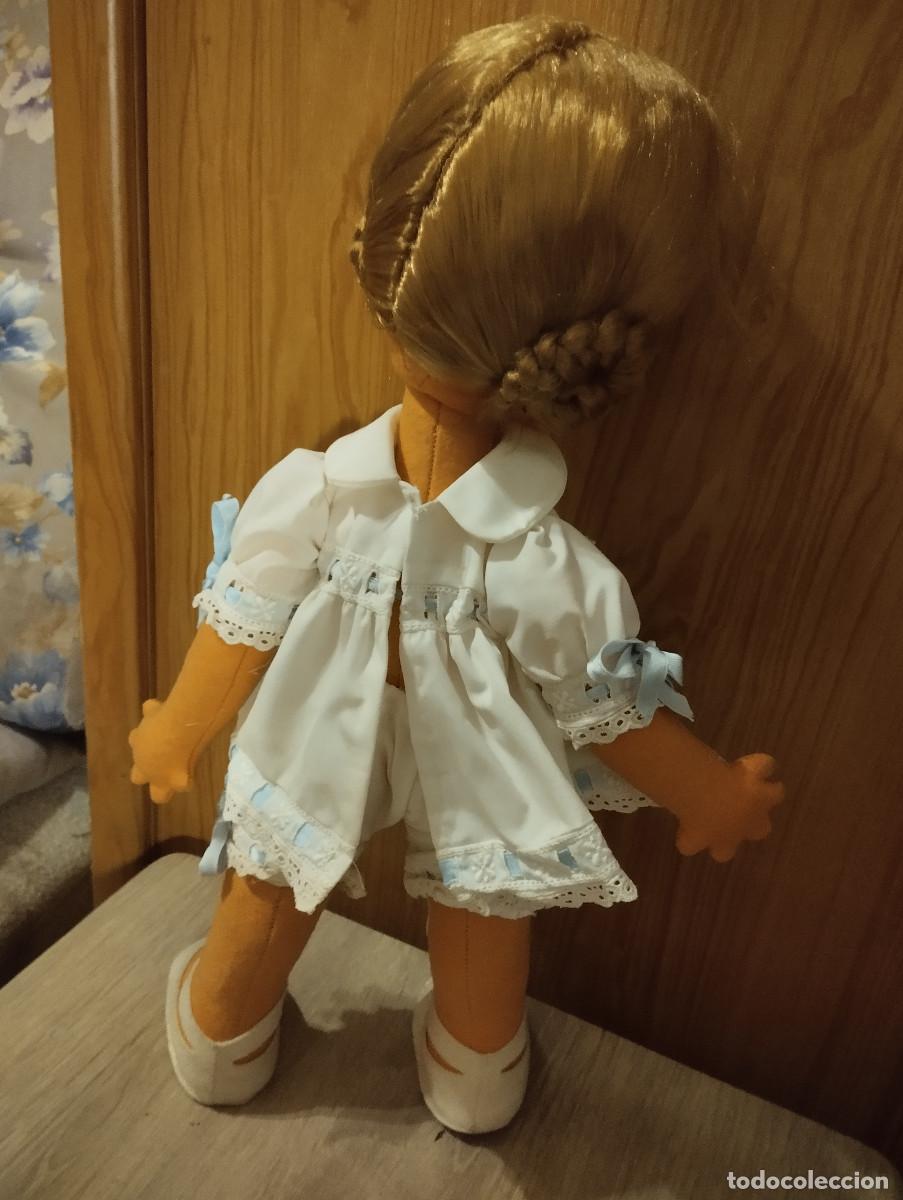 Mu&ntilde;ecas espa&ntilde;olas modernas: mu&ntilde;eca de fieltro de 39cm - Foto 2