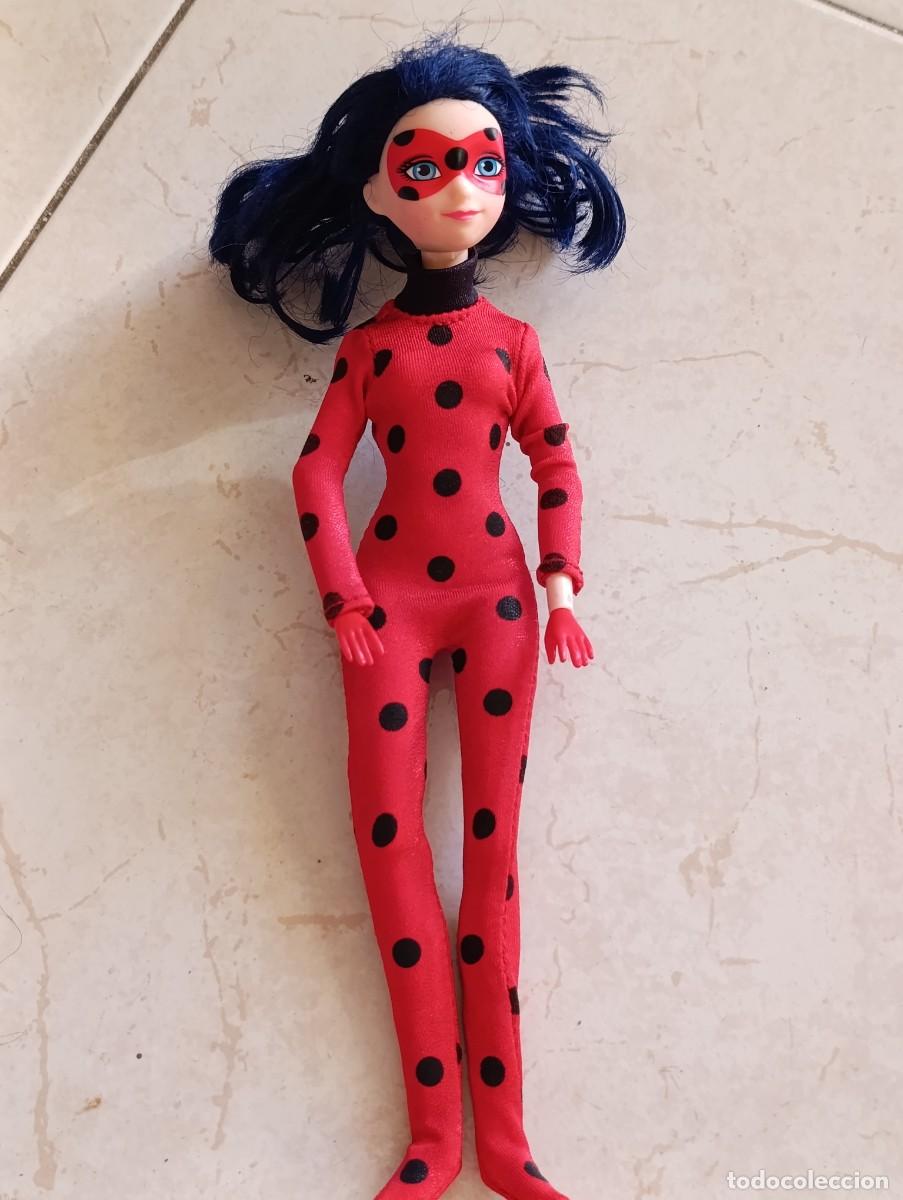 Mu&ntilde;ecas espa&ntilde;olas modernas: Mu&ntilde;eca Ladybug Miraculous con traje rojo y m&aacute;scara