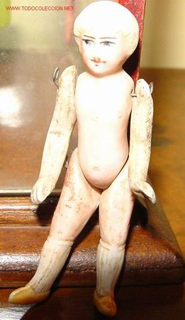 Mu&ntilde;ecas extranjeras: PEQUE&Ntilde;A MU&Ntilde;ECA DE POCELANA SIGO XIX - Foto 1