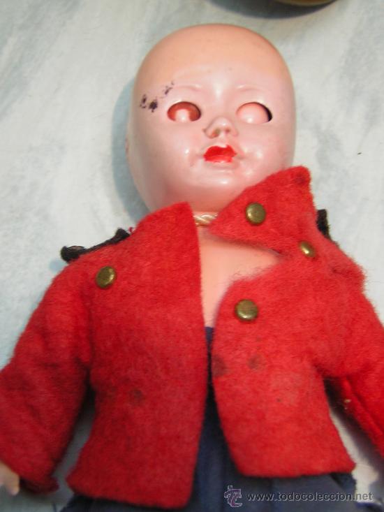 Muñecas Extranjeras: antiguo muñeco rogark policia montada canada ojos durmientes 15cm - Foto 4 - 27590794