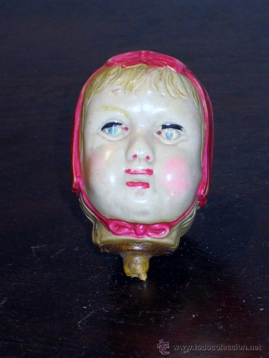 Mu&ntilde;ecas extranjeras: SONAJERO ANTIGUO DE CELULOIDE FINALES S XIX DOS CARAS - Foto 3