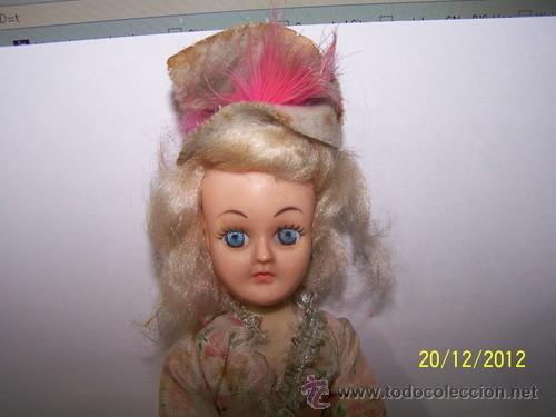Mu&ntilde;ecas extranjeras: MU&Ntilde;ECA DE PLASTCO ANTIGUA - Foto 2