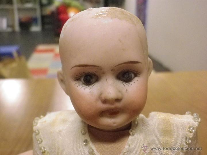 Mu&ntilde;ecas extranjeras: Mu&ntilde;eca antigua con cabeza de porcelana - Foto 2
