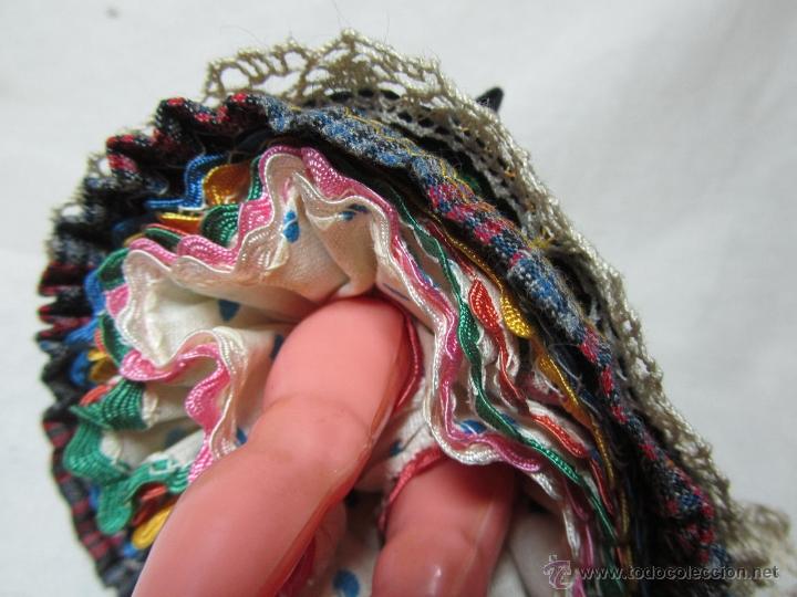 Mu&ntilde;ecas extranjeras: Mu&ntilde;eca de celuloide ojos durmientes Traje muy ornamentado - Foto 6