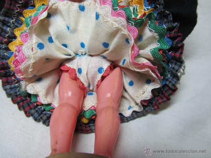 Mu&ntilde;ecas extranjeras: Mu&ntilde;eca de celuloide ojos durmientes Traje muy ornamentado - Foto 12
