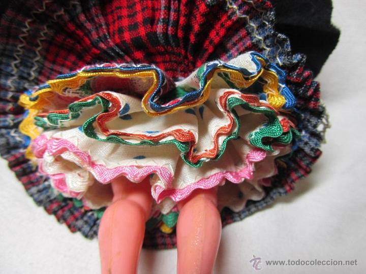 Mu&ntilde;ecas extranjeras: Mu&ntilde;eca de celuloide ojos durmientes Traje muy ornamentado - Foto 13