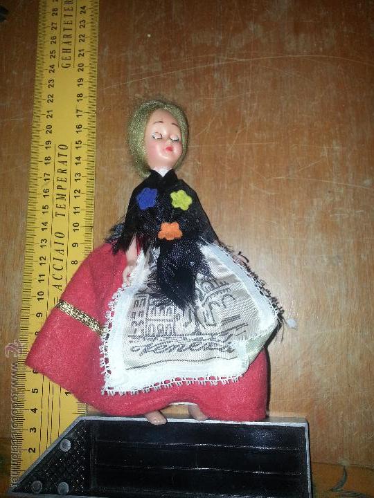Mu&ntilde;ecas extranjeras: antiguo mu&ntilde;eca ojos moviles - Foto 1